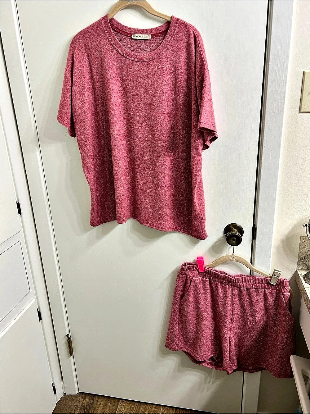 Zenana NWOT Lounge Set Size Large Like New